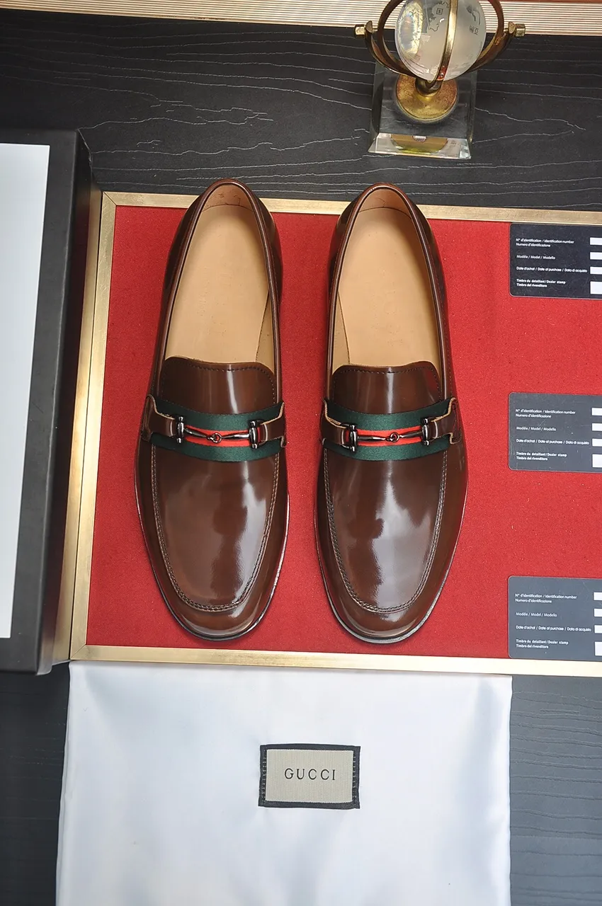 Factory price 540💶Italian top luxury men's shoe giant (GUCCI) (Gucci) (full cowhide lining) new arrival🍃Original European style🔰 Pleasant to the eye😍In order to make the shoes more durable and non-deformable🌀The production continues to follow traditional methods but there is still no lack of innovation💪The original sheepskin is chosen for the leather♻️Smooth, natural and exceptionally bright⭐Made of imported cowhide The rich man’s first choice 38-45 (45 customized)